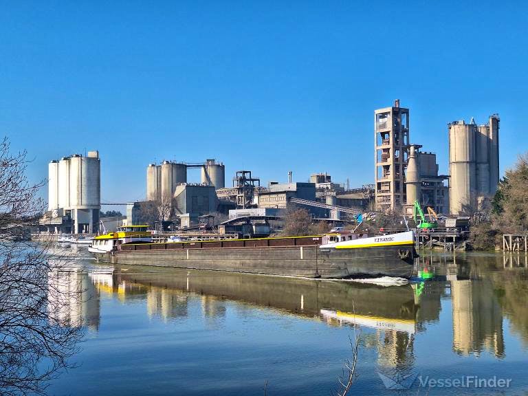 Titanic — thumbnail 3